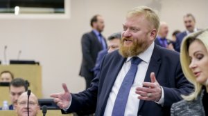 «Раз Украина не отдаёт долг, значит, надо начать изымать её имущество на территории России, ограничить подачу газа» - Член комитета Госдумы по международным делам Виталий Милонов