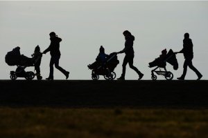 Демографическая ситуация в России ухудшается. Доля людей старше 65 лет сегодня составляет 13,7 процента, вдвое превышая международный стандарт, согласно которому общество считается старым