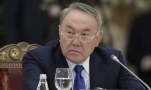 Назарбаев поделится полномочиями