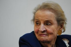 Мадлен Олбрайт заявила о готовности записаться в мусульманки