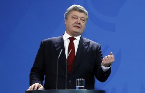 СМИ: Порошенко инициирует чрезвычайное заседание контактной группы по Донбассу