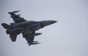 В США в ходе учений истребители ошибочно открыли огонь по военным, погиб человек
