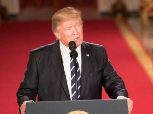 Взбешенный Трамп бросил трубку во время разговора с австралийским премьером