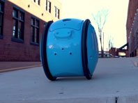 В Италии создали круглого робота-носильщика