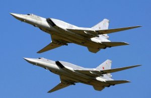 Российские дальние бомбардировщики нанесли удар по объектам ИГ в Сирии