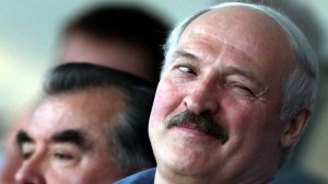 Лукашенко призвал не отказываться от русского языка