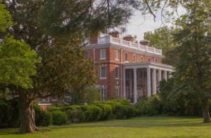 Россия потребовала вернуть "посольские дачи" в США