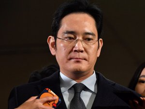 Глава Samsung арестован по обвинениям во взяточничестве