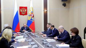 Владимир Путин поручил обеспечить рост реальных доходов россиян