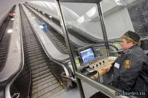 Метрополитен уточнил судьбу "бабушек" у эскалаторов