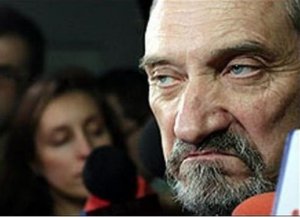 В Польше министр обороны Мачеревич запретил руководителям ВС общаться с президентом Дудой