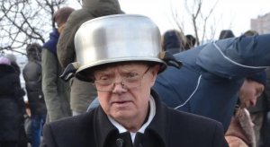 Самопровозглашенный президент Украины Петр Порошенко заявил об угрозе "полномасштабной войны" с Россией