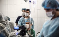 Москва отменила надбавки врачам за ученую степень и почетное звание