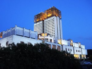 Реформа РАН признана провальной: ФАНО расширяется, институты выселяют