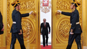 Россия ускоряет закупки золота, так как США угрожают еще большей экономической войной