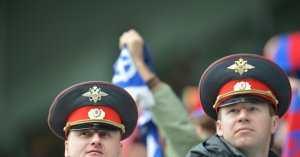 Полицейским надоело из года в год сдавать деньги на "Динамо"