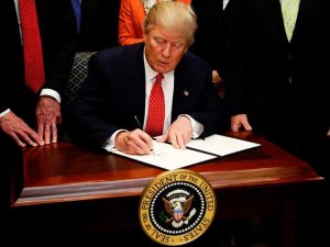 Трамп подписал вторую версию президентского иммиграционного указа: въезд в США будет запрещен гражданам шести стран
