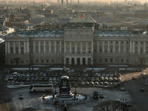 Петербургские депутаты потребовали через суд отменить закон, приравнявший встречи с избирателями к митингам