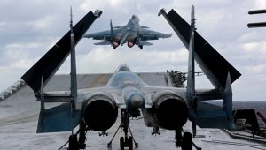 Источник назвал причину крушений двух самолетов на "Адмирале Кузнецове"