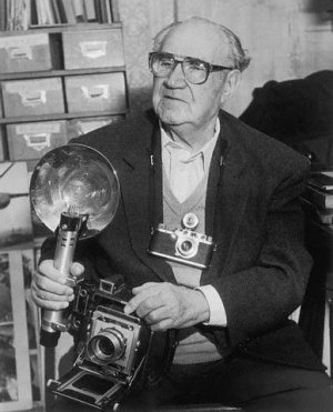 Эксперт: Фотоархив Евгения Халдея должен храниться в специальных условиях