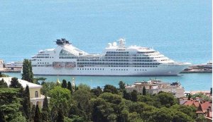 Круизы между Кавказом и Крымом будет осуществлять 9-палубный лайнер с бассейнами и ресторанами