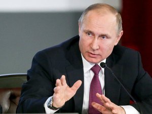 Путин пообещал в ближайшее время разрешить российским работодателям нанимать строителей из Турции