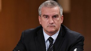 Аксенов считает, что России нужна новая форма правления — монархия