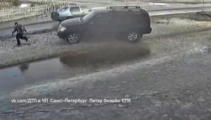 Полиция поймала воспитателя внедорожником (Наехавшему на ребенка в Ленобласти бизнесмену грозит арест)