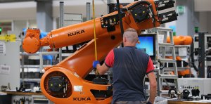 США серьезно отстают от Китая и Кореи на рынке роботизации