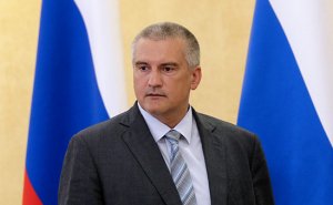 Глава Крыма пояснил, что, говоря о необходимости введения в России монархии, выступал не против смены конституционного строя в стране, а за наделение Владимира Путина пожизненными полномочиями