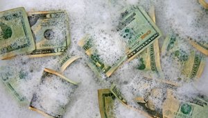 СМИ узнали об участии британских банков в "отмывании" $740 млн из России