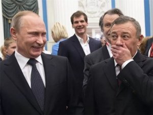 Лидеры акции дальнобойщиков пообещали вывести на протесты 10 тыс. человек