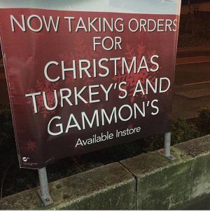 Тайный "грамматический мститель" по ночам исправляет ошибки на вывесках в Бристоле