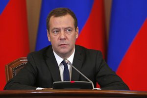 Медведев: Россия и США на грани боевых действий