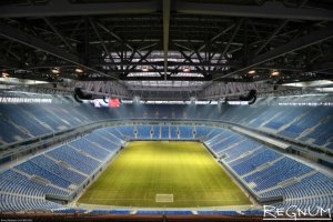 Хоть трава не расти: на «Зенит-Арене» зажарили газон