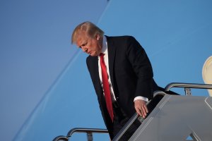 Отель в Германии отказался заселять Дональда Трампа и его советников. Представители Белого дома пытались забронировать номер для делегации на саммит G20 в Гамбурге, однако получили отказ