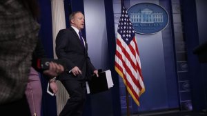 [Зарапортовался] Пресс-секретарь Белого дома сделал странное заявление, похвалившись тем, что США не использовали химическое оружие, как Асад. Даже Гитлер не опускался до этого