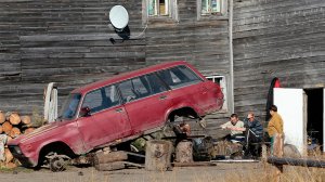 [На приколе] Экономист Сергей Алексашенко: «Если у вашей машины не работает двигатель, то по разбитому зеркалу заднего вида можно не печалиться»