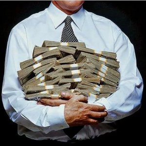 Самый богатый министр в 2016 году заработал в 100 раз больше самого "бедного"