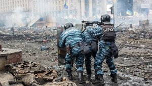 Адвокат рассказал, почему экс-бойцы "Беркута" переехали в Россию