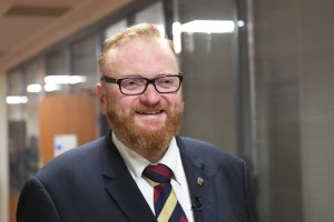 Милонов поспорил с экстремистским переводом своего статуса во "ВКонтакте"