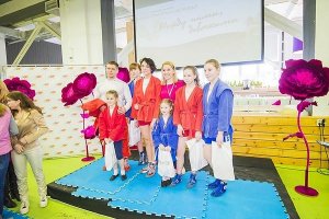 Фестиваль красоты и здоровья организовали для девочек из детских домов благотворители