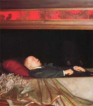 Больше половины россиян высказалось за захоронение Ленина