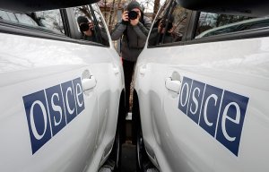 Автомобиль ОБСЕ подорвался на фугасе в Луганской области