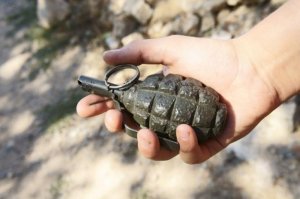 В одной из школ Дагестана взорвалась граната, один школьник погиб, 11 ранены