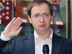 В ВАК рассказали о происходящих с диссертацией Мединского «чудесах»