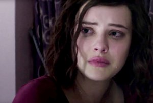 ВСЕ ЛЮБИЛИ ХАННУ БЕЙКЕР. Моя рецензия на "подростковый" сериал "13 причин для самоубийства"