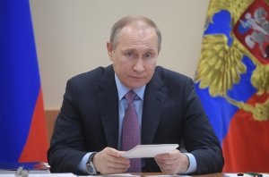 Путин рассказал, когда россияне будут жить при коммунизме: когда производительность труда работников возрастёт в десять раз, а зарплата — в 2,5 раза