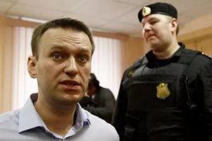 Приговор Навальному по "делу Кировлеса" вступил в силу (Кировский облсуд оставил приговор от 8 февраля 2017 года в силе, что лишает оппозиционера права баллотироваться на пост президента)