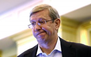 «Роснефть» атакует: состояние Евтушенкова за полдня сократилось на $650 млн (Иск «Роснефти» к «Системе» обрушил котировки акций АФК более чем на 25%. )